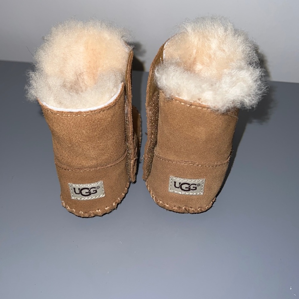 Great condition size 2/3 Baby UGGs